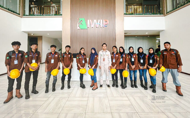 Kesempatan Magang untuk Puluhan Siswa SMK N 2 Halteng 1